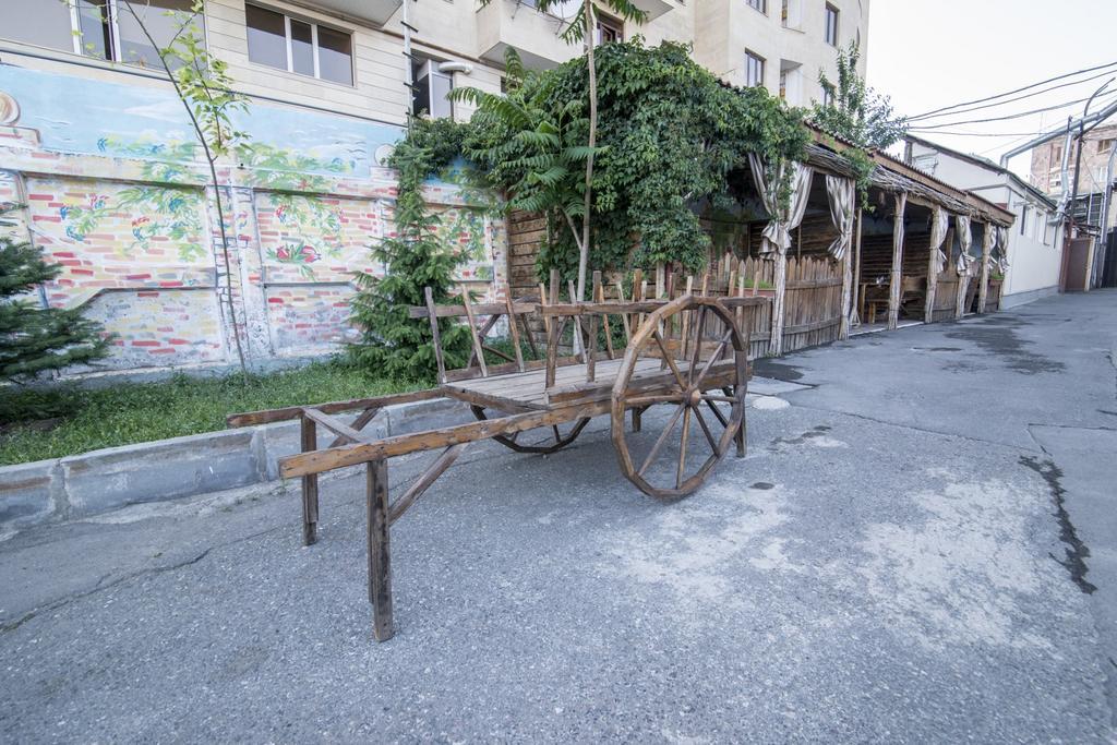 Granada Hotel Yerevan Exterior photo